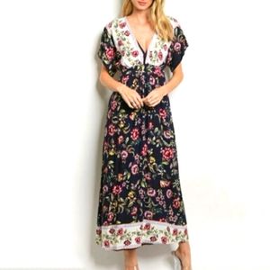 Giftable Floral Maxi Dress Medium NWT
